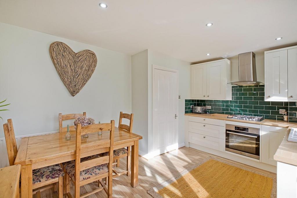 North Parade, Burley In Wharfedale LS29 3 bed terraced house for sale