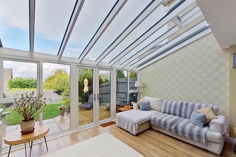 73 Darwin Close, Medbourne, Milton Keynes, MK5 6FF
