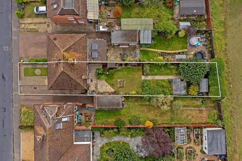 6 Longacres, St Albans, AL4 0DR