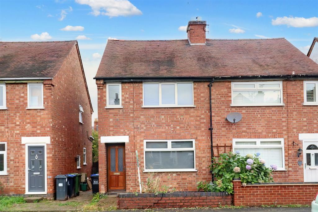 Arthur Street, Kenilworth 2 bed semidetached house £995 pcm (£230 pw)