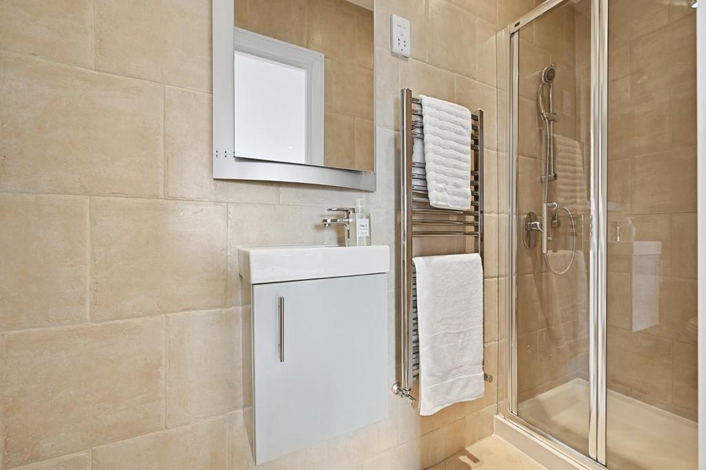 TEC - TFF, 58 Carlton Hill - Ensuite3 (1).jpg