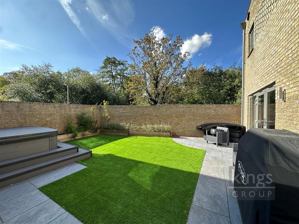 Garden shot.jpg