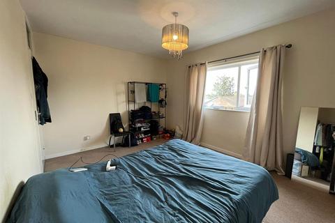 21 Long Leys, London, E4 9LW