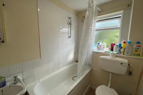 21 Long Leys, London, E4 9LW