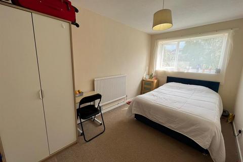 21 Long Leys, London, E4 9LW