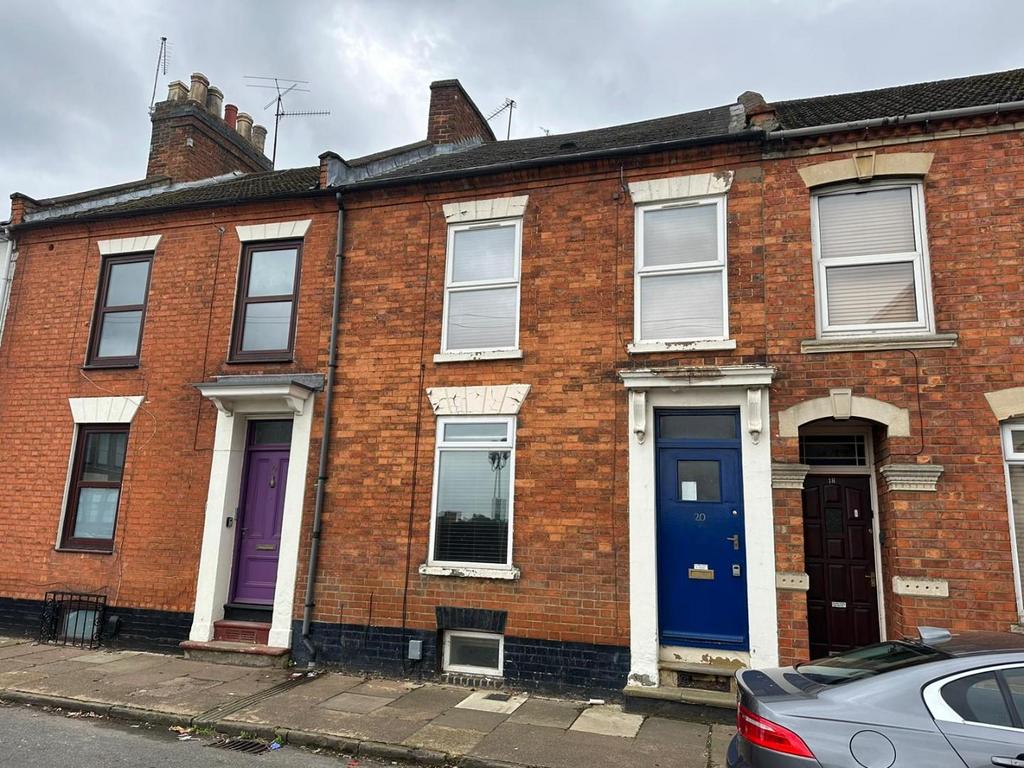 Freehold Street, Kingsthorpe Hollow, Northampton NN2 5 bed terraced