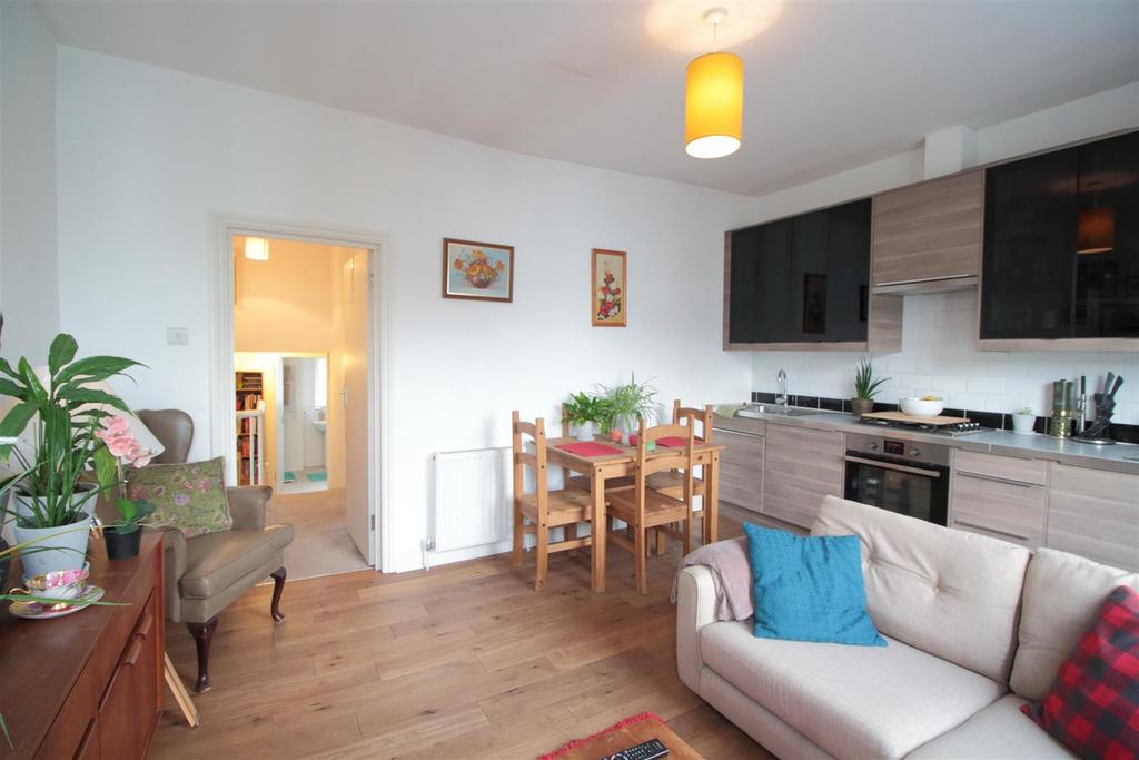 Mayall Road, Brixton/Herne Hill SE24 1 bed flat £1,650 pcm (£381 pw)