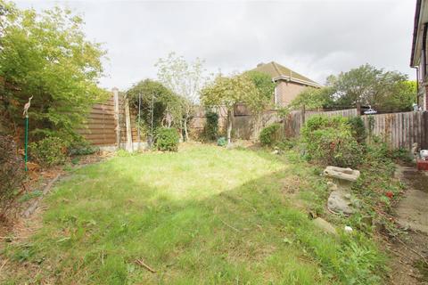 2 Myddleton Path, Cheshunt, Waltham Cross, EN7 5BP