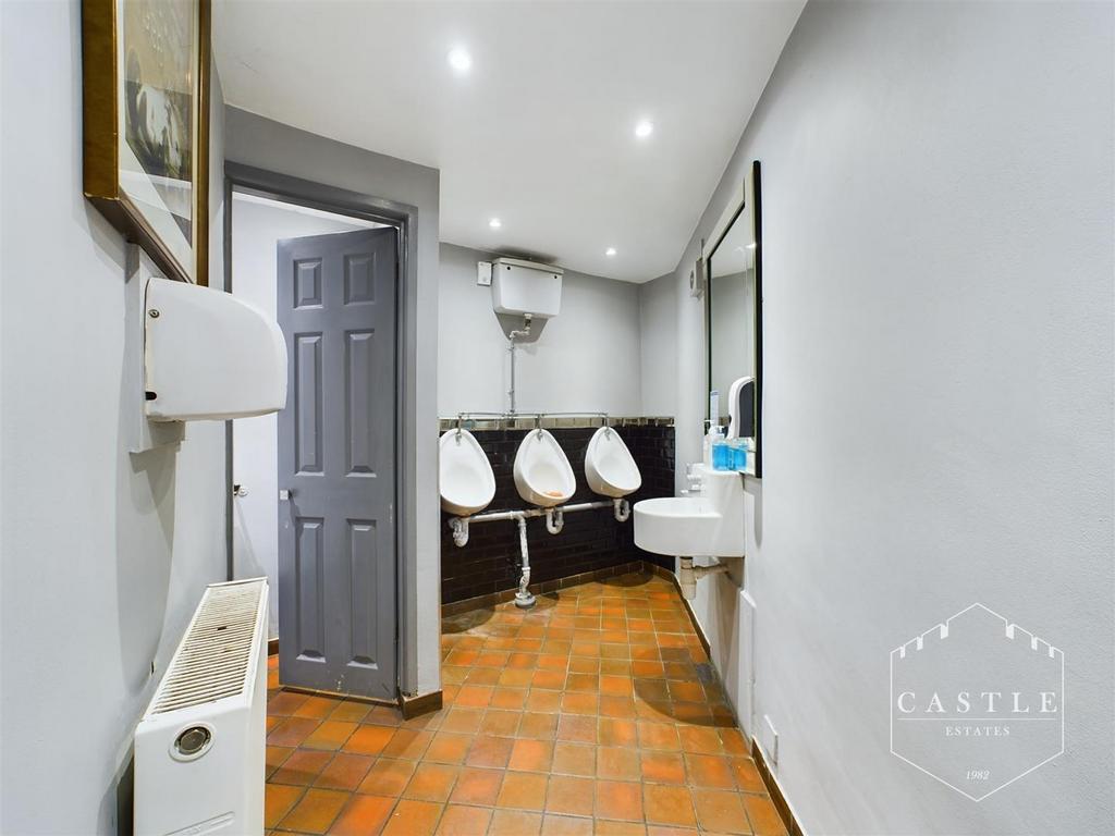 Ground floor mens w.c.