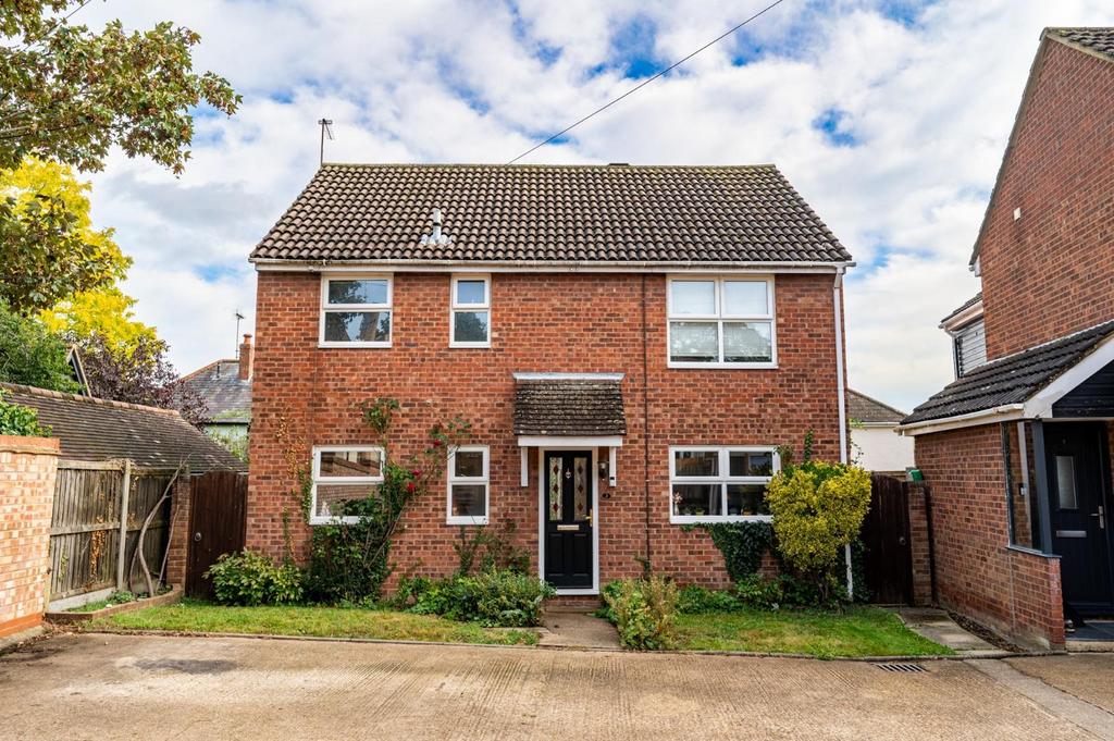 The Maltings, Dunmow, Essex 3 bed detached house for sale £400,000