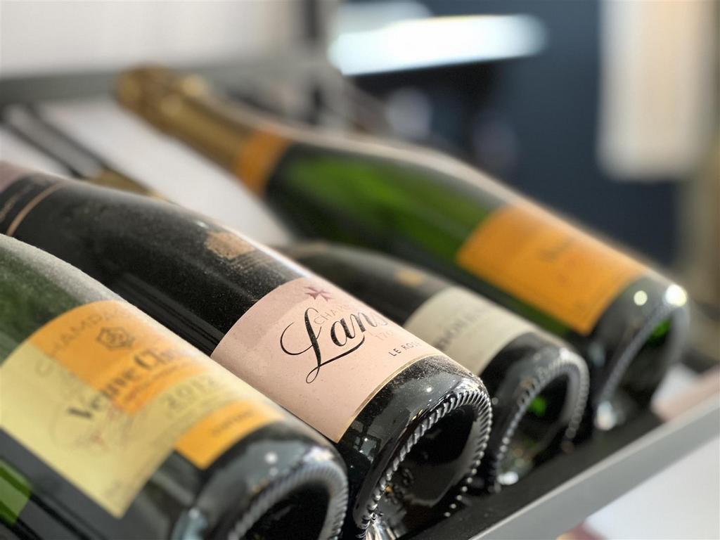 Champers Anyone?