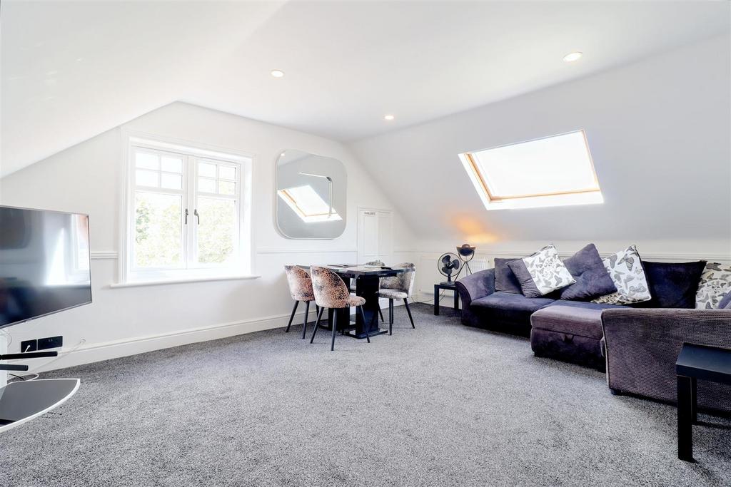 Sitting/Dining Room