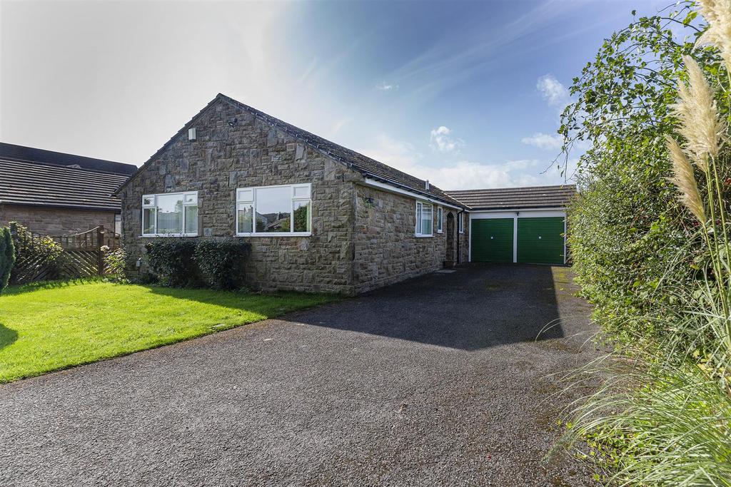 Wakefield Road, Lepton, Huddersfield 4 bed detached bungalow for sale