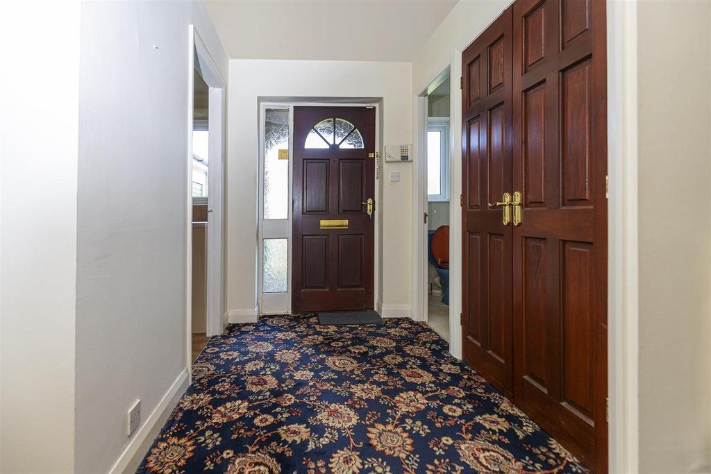 Wakefield Road, Lepton, Huddersfield 4 bed detached bungalow for sale