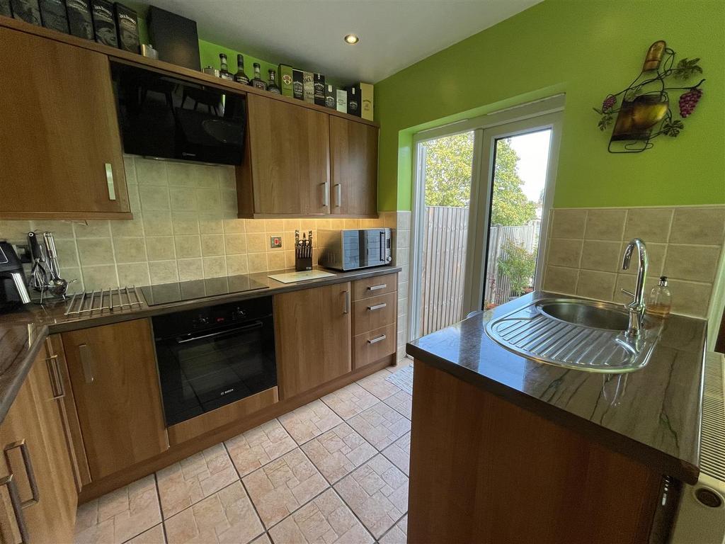 Glenfield Crescent, Glenfield, Leics 3 bed semidetached house for sale