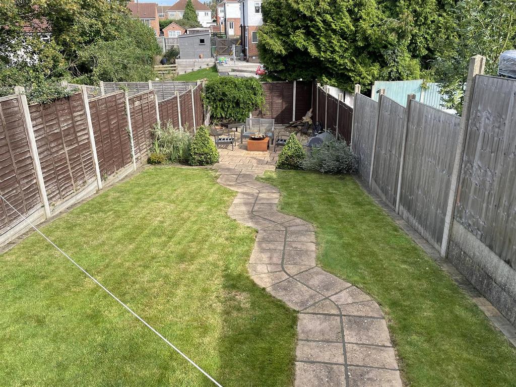 Glenfield Crescent, Glenfield, Leics 3 bed semidetached house for sale