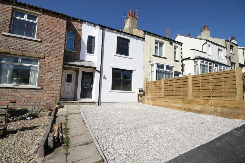Gaisby Mount, Shipley 2 bed townhouse £750 pcm (£173 pw)