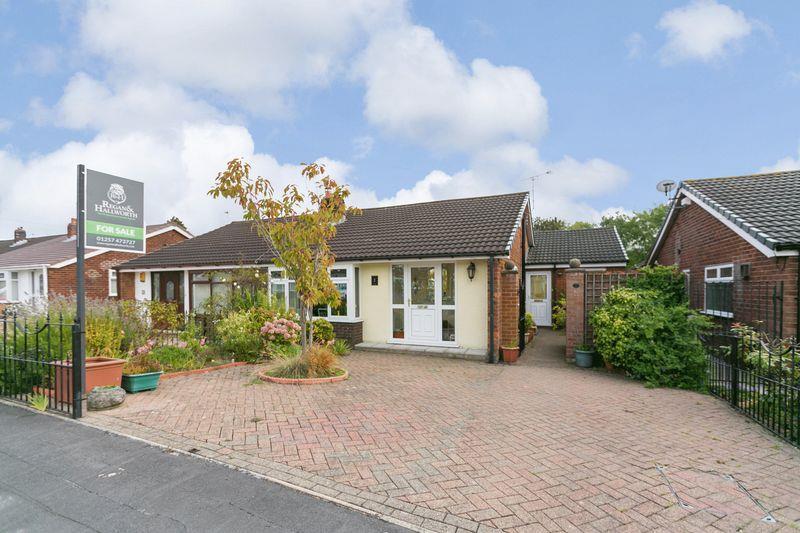 The Oval, Shevington, Wigan, WN6 8EN 3 bed semidetached bungalow £