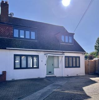 5 Oakbank, Hutton, Brentwood, CM13 1DN