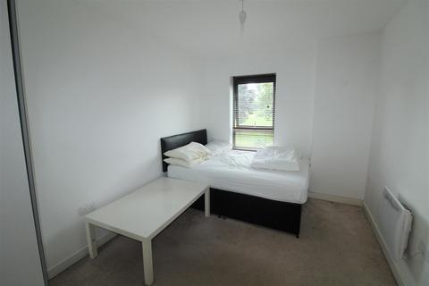 2 bedroom flat for sale - Bouverie Court, Leeds