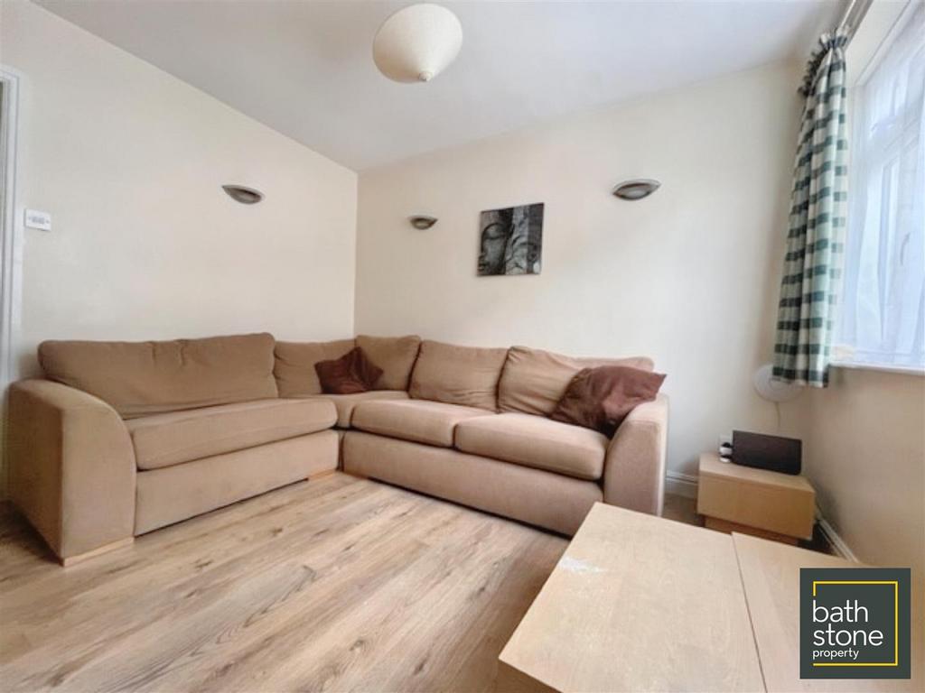 Alpine Gardens, Bath 4 bed terraced house £390,000