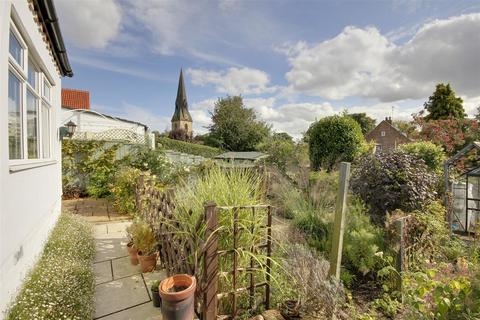 12 East Mount, North Ferriby, HU14 3BX
