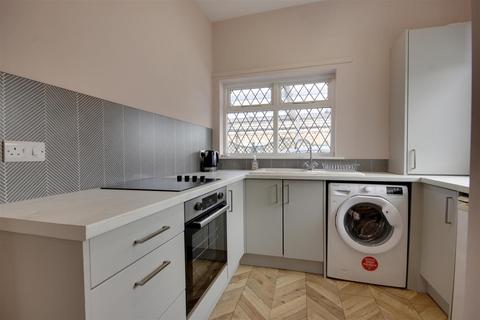 12 East Mount, North Ferriby, HU14 3BX