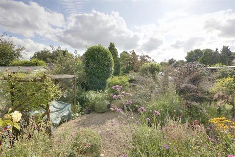 12 East Mount, North Ferriby, HU14 3BX