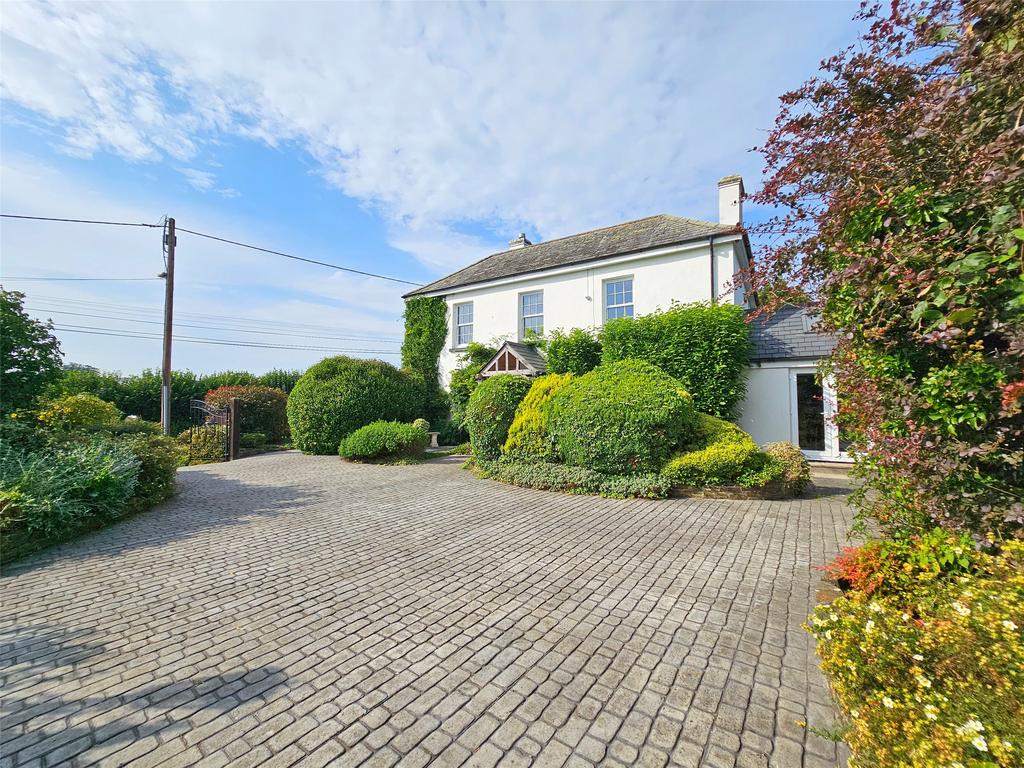 Daws House, Launceston, Cornwall, PL15 3 bed detached house for sale £695,000