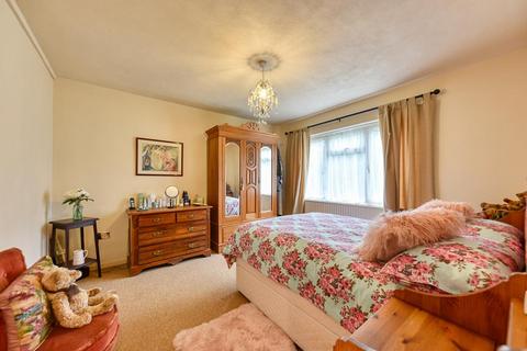 20 Barker Hill, Lowdham, Nottingham, NG14 7BH