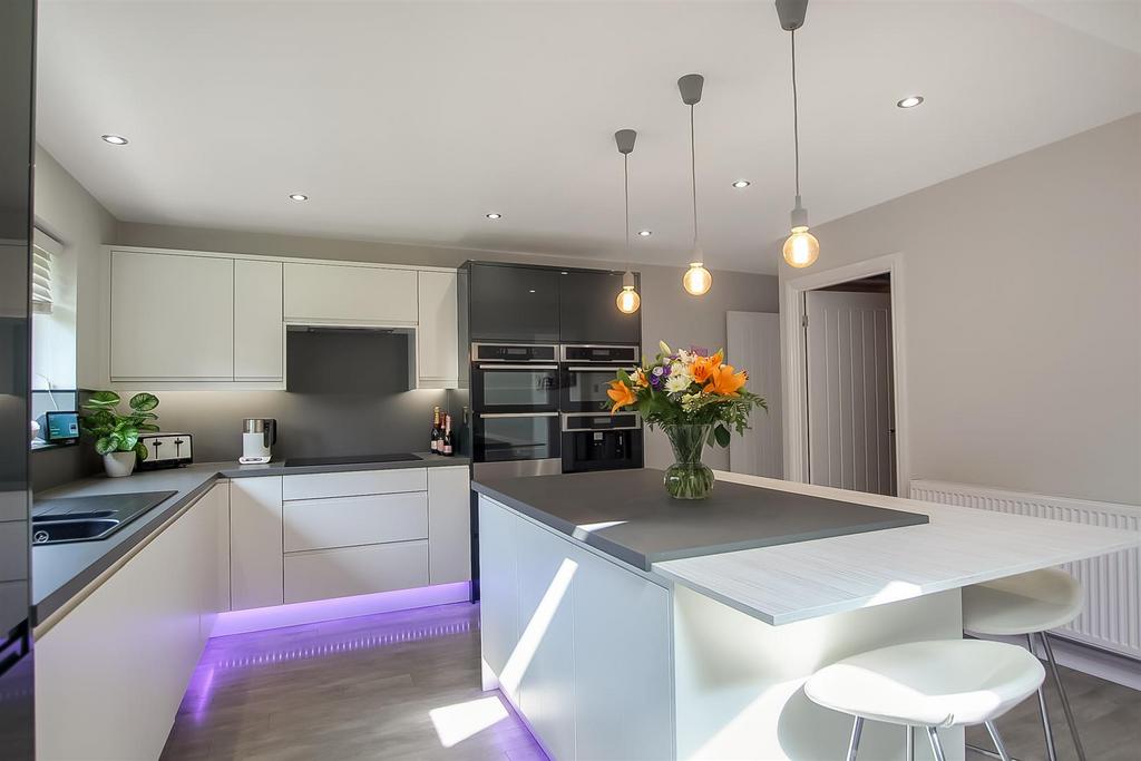 Bodmin Grove, Darlington 4 bed detached house for sale £375,000