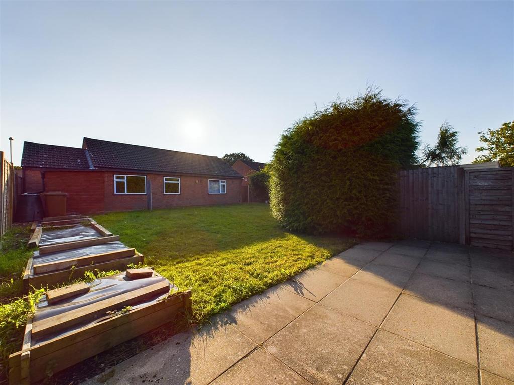 Hillcrest Avenue, Toftwood 3 bed detached bungalow for sale £290,000