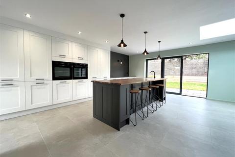 10 Sumner Close, Hampton Magna, Warwick, CV35 8SQ