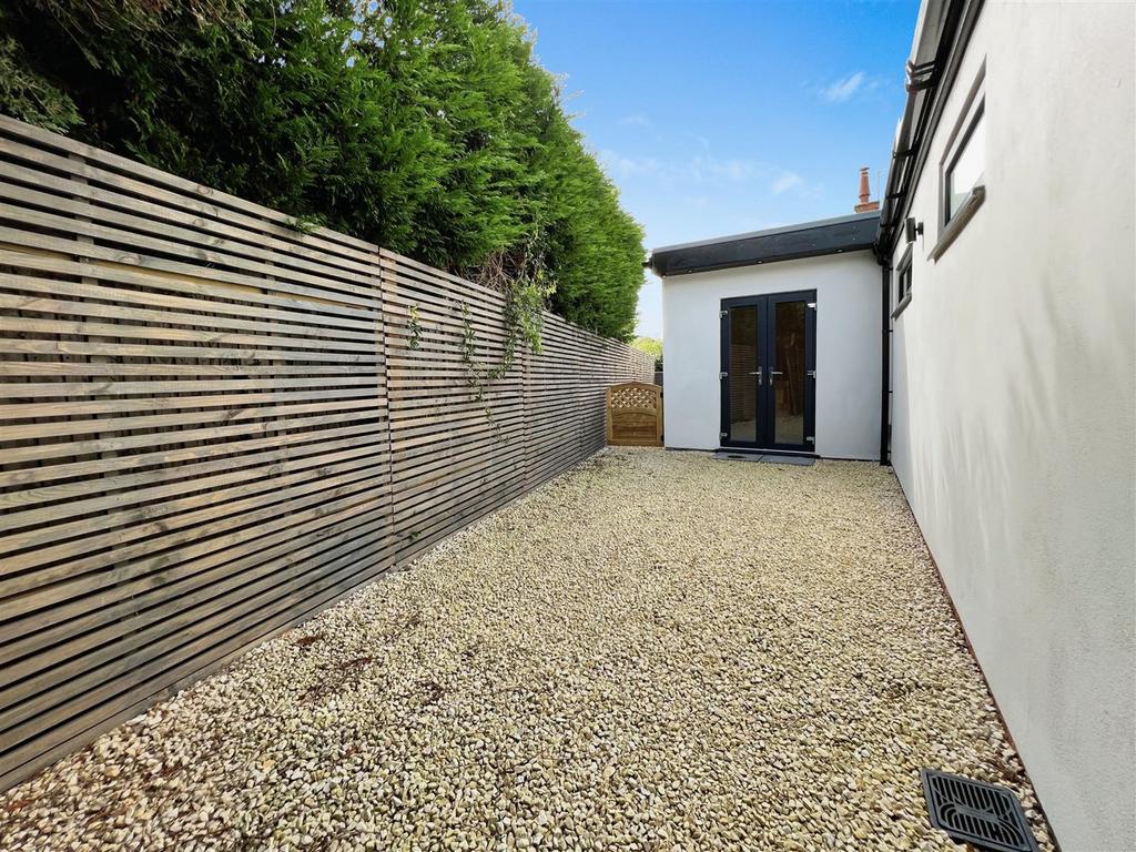 Side 20terrace.jpg
