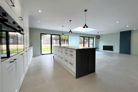 10 Sumner Close, Hampton Magna, Warwick, CV35 8SQ