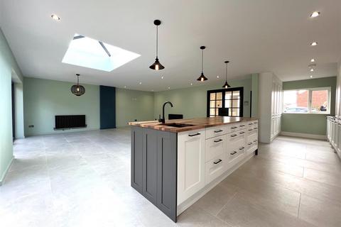 10 Sumner Close, Hampton Magna, Warwick, CV35 8SQ