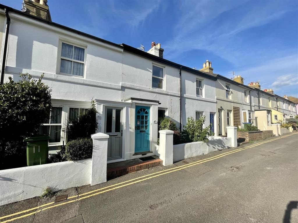 Croft Lane, Seaford 2 bed character property £275,000