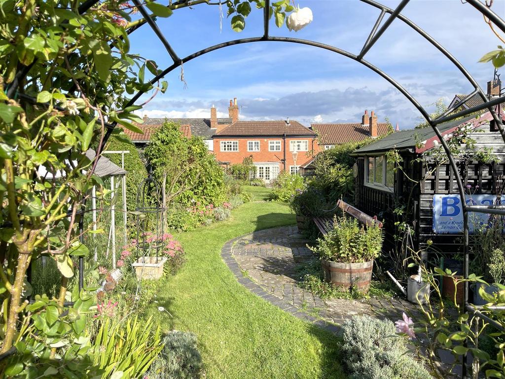 Fairfield Street, Bingham 4 bed terraced house for sale £470,000