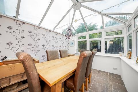 62 Banstead Road, Caterham, CR3 5QE