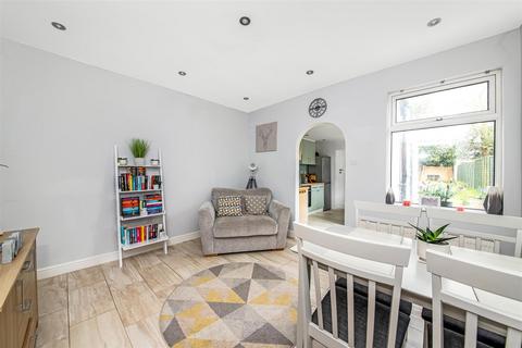 105 Addison Road, Caterham, CR3 5LW