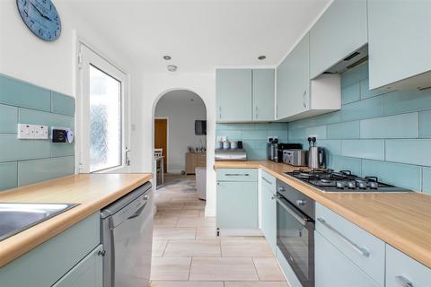 105 Addison Road, Caterham, CR3 5LW