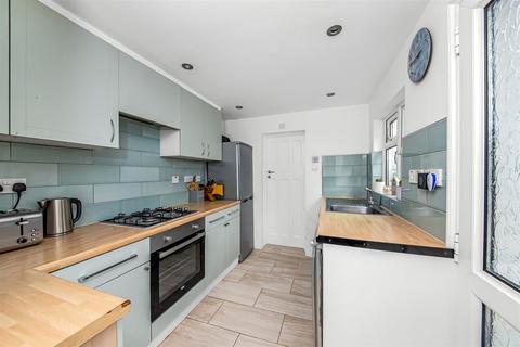 105 Addison Road, Caterham, CR3 5LW