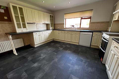 4 bedroom detached bungalow for sale, The Willows, Carrville