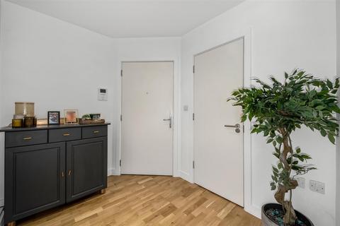 Flat 40, 1 Whyteleafe Hill, Whyteleafe, CR3 0FA