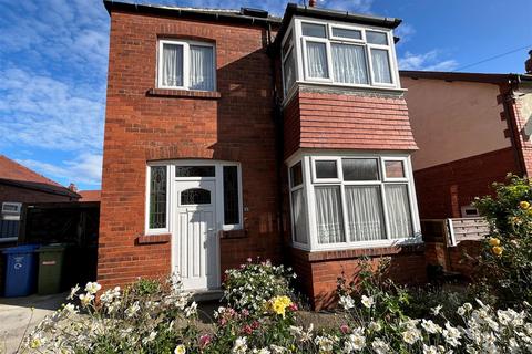 3 bedroom detached house for sale, Peasholm Crescent, Scarborough