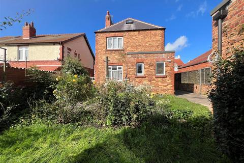 3 bedroom detached house for sale, Peasholm Crescent, Scarborough