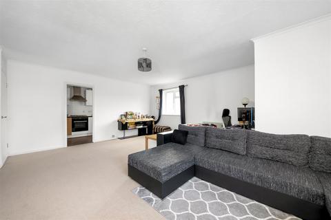 Flat 8, 2 Clarendon Road, Wallington, SM6 8QX