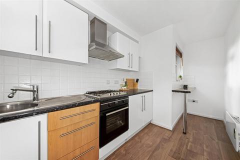 Flat 8, 2 Clarendon Road, Wallington, SM6 8QX