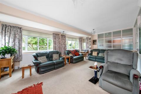 29 Leazes Avenue, Chaldon, Caterham, CR3 5AG