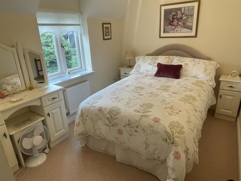 Bedroom 2.JPG